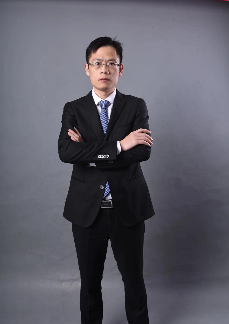 冯坡泰 视觉与舞美负责人